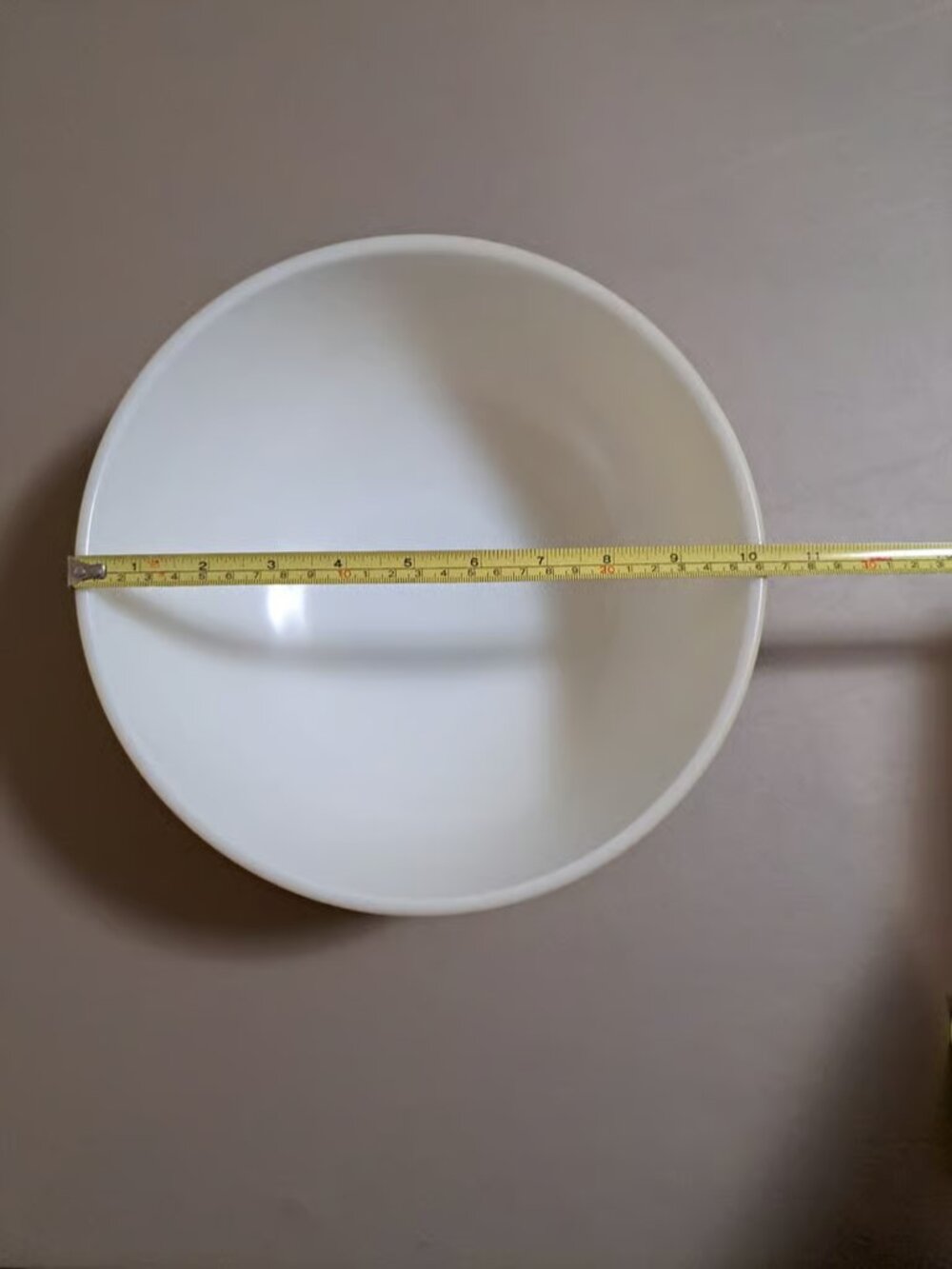 Pyrex Vintage 404 Primary Yellow 4 Quart Mixing Serving Bowl - Picture 9 of 9
